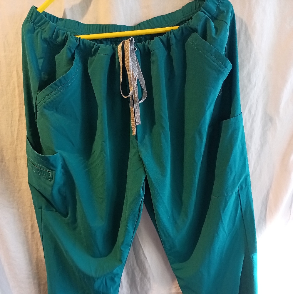 Woman's Scrub Pant